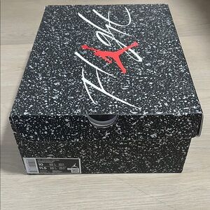 Air Jordan 4 - White/Black/Neutral Grey